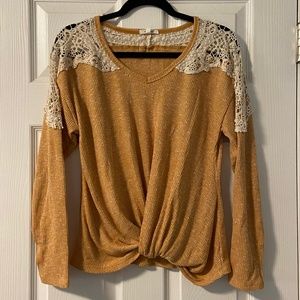 💚Long Sleeve Sweater with Lace